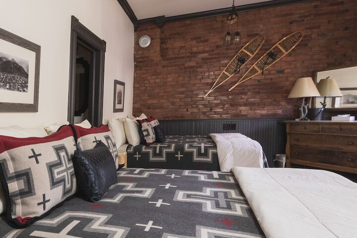 Room 15 of 23