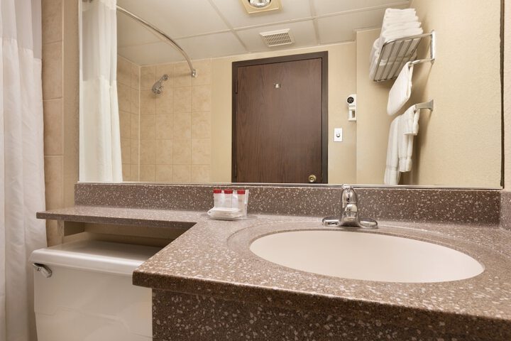 Room 30 of 43