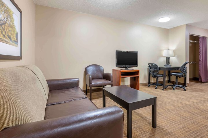 Room 17 of 24