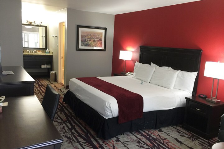 Room 39 of 61