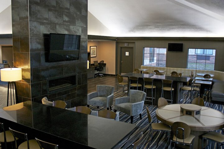 Super 8 by Wyndham Copley Akron