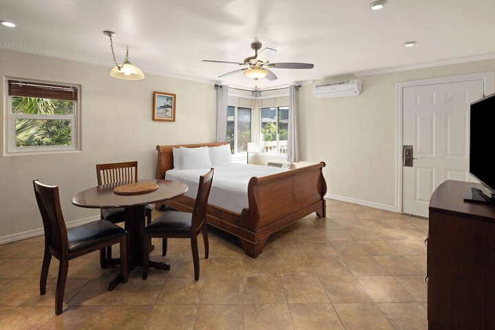 Days Inn by Wyndham Maui Oceanfront