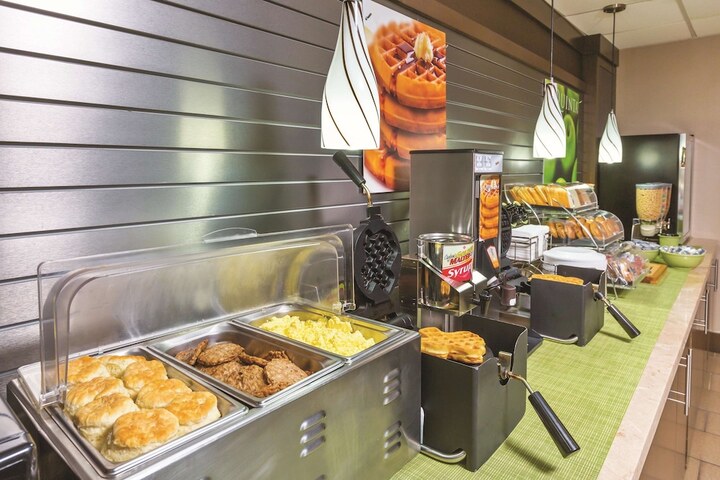 Breakfast/Coffee Service 24 of 29