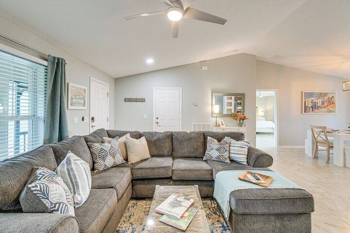 Englewood Vacation Rental w / Private Heated Pool!