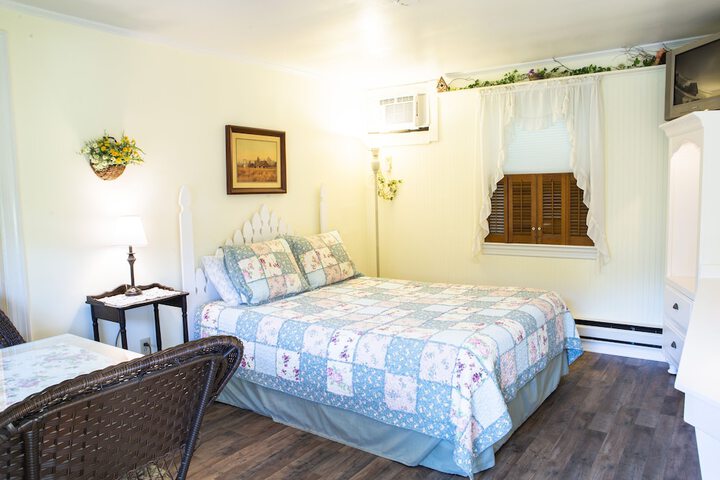 The Chimney Rock Inn & Cottages