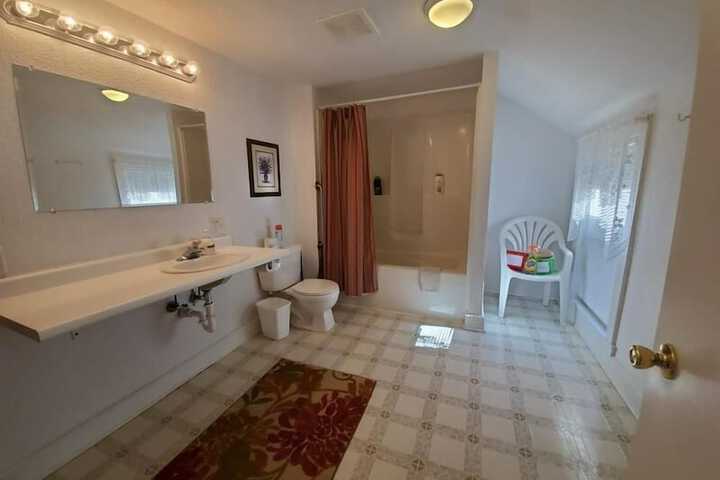 Room 29 of 49
