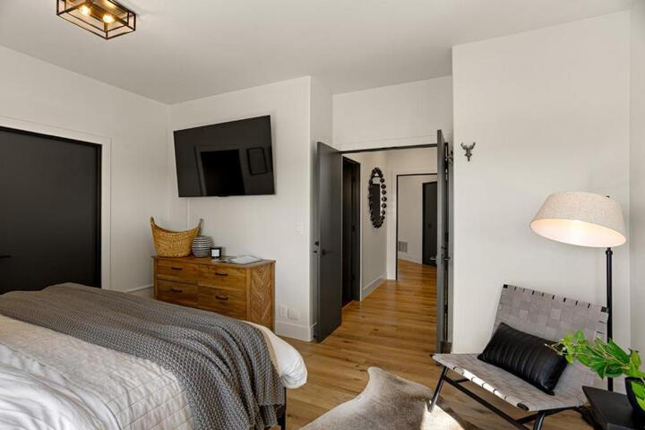 Escape to Wine Country Luxurious Getaway Awaits