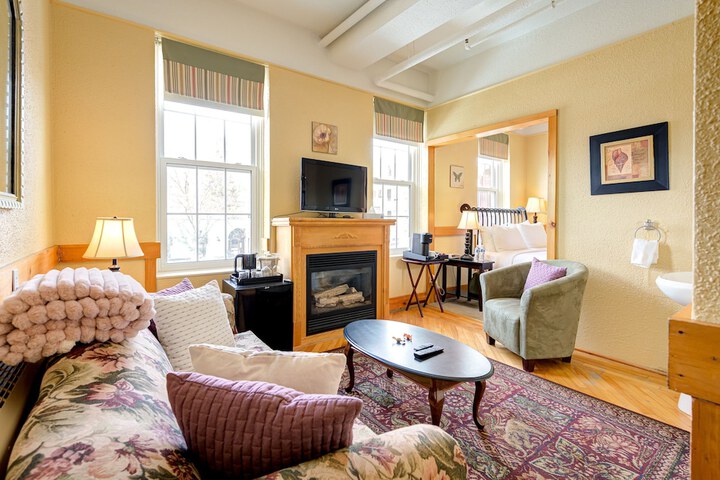 Room 44 of 59