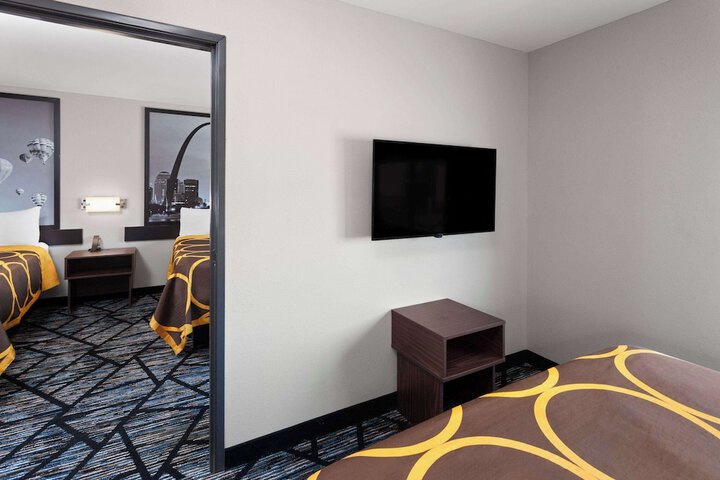 Super 8 by Wyndham Olney