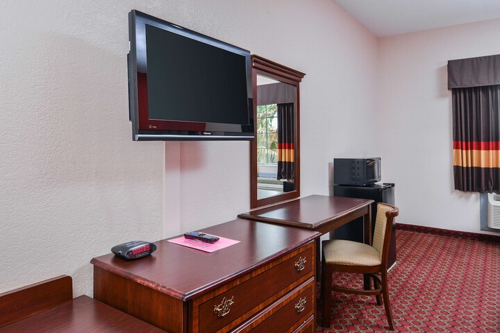 Room 18 of 23