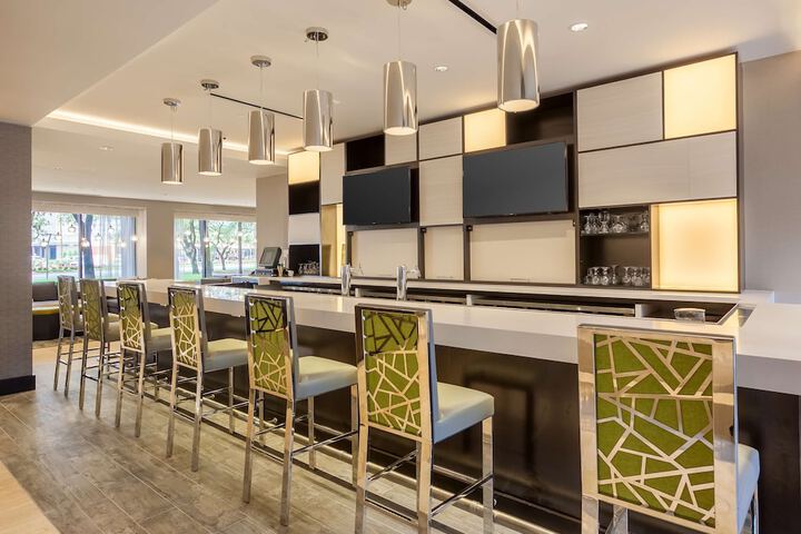 DoubleTree by Hilton Hotel & Suites Houston by the Galleria