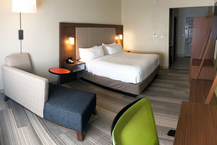 Holiday Inn Express Hotel & Suites Greenville by IHG