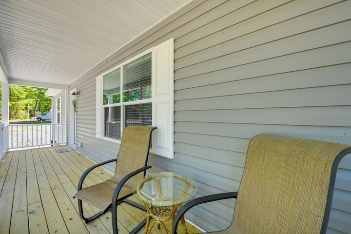 Family-friendly Home w / Deck Near Colonial Beach!