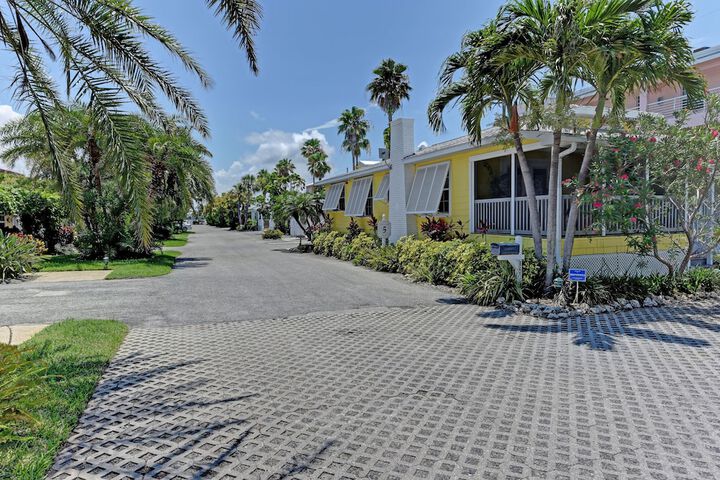 Tradewinds Beach Resort