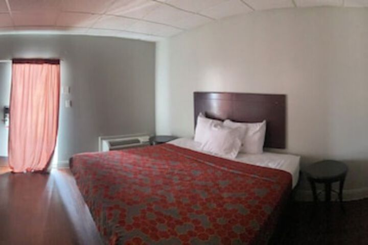 Room 15 of 30