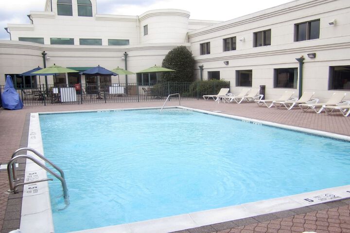 Pool 10 of 49