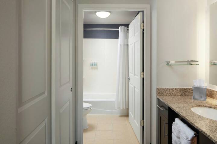 Room 15 of 23