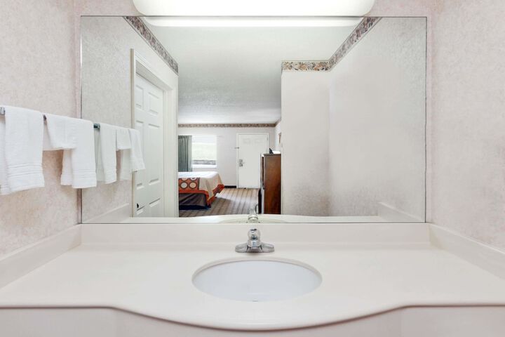 Room 13 of 15