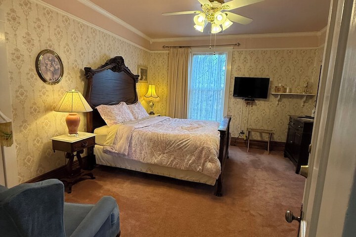 Room 16 of 22