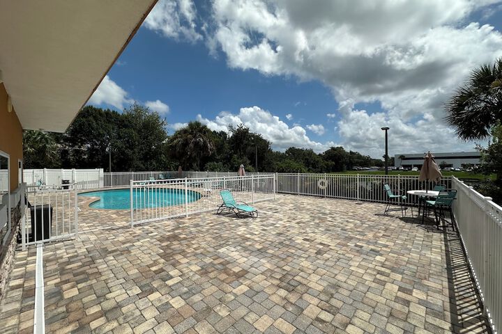 Terrace/Patio 32 of 33