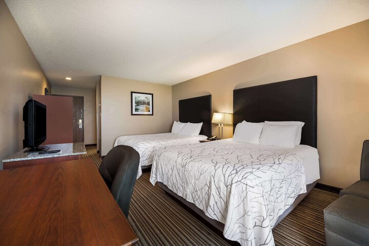 Room 14 of 40