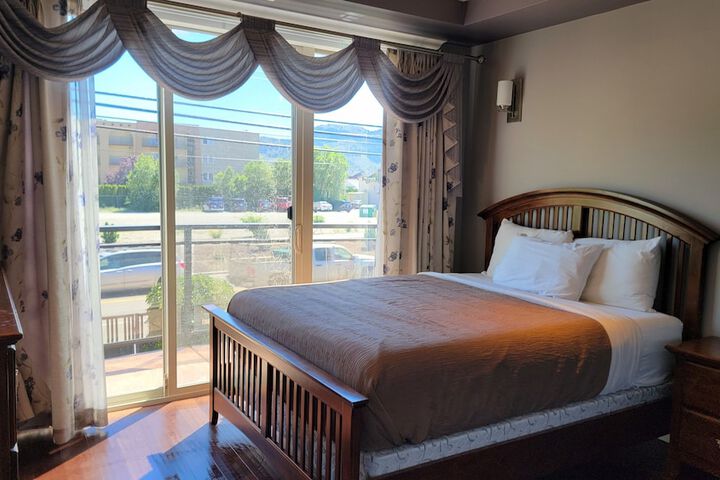 Sahara Courtyard Inn