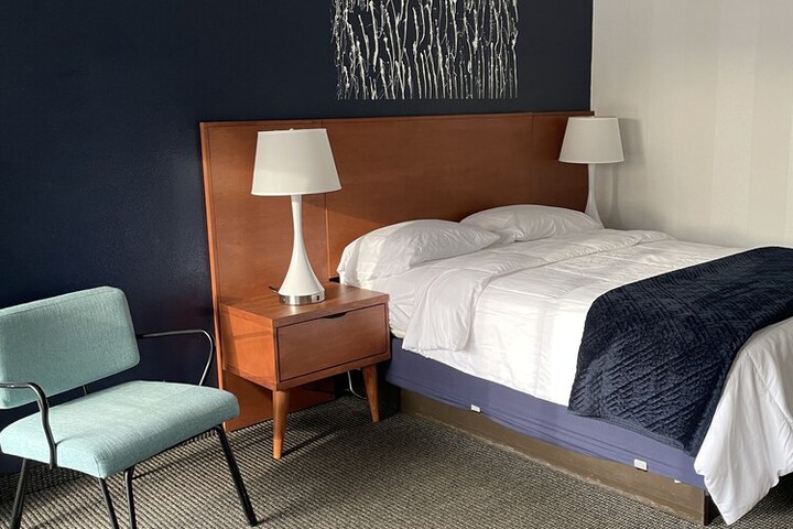 Room 42 of 60