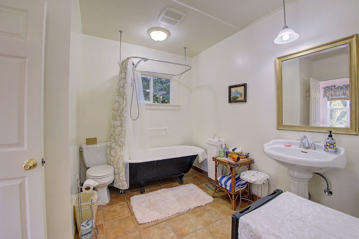 Room 45 of 156