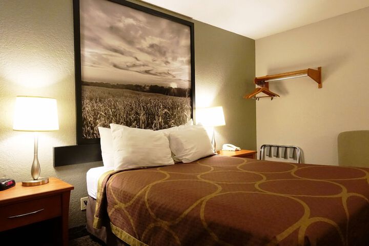 Room 42 of 47