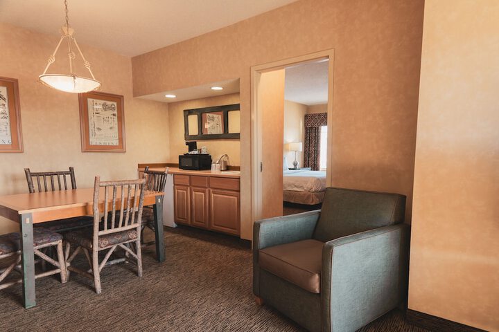 Room 13 of 34