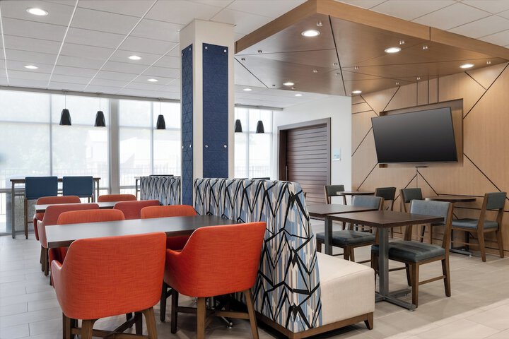 Holiday Inn Express & Suites Stevensville Benton Harbor by IHG