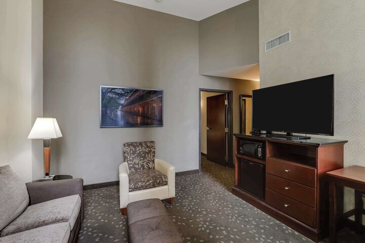 Room 16 of 60