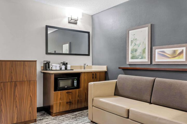 Room 11 of 26
