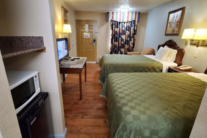Room 13 of 25