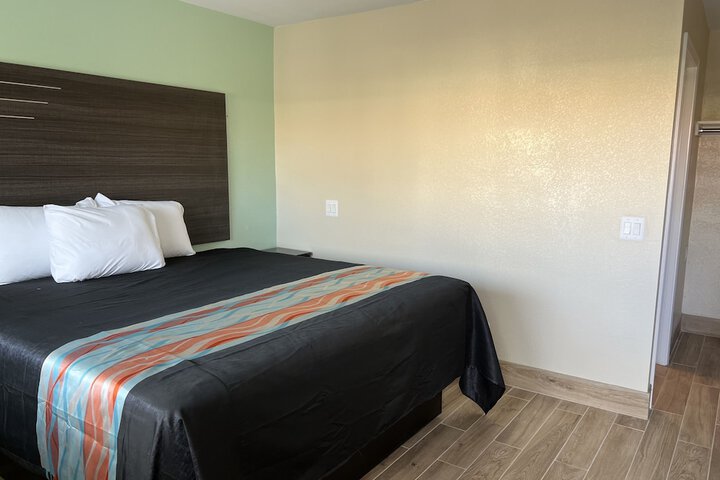 Room 16 of 22