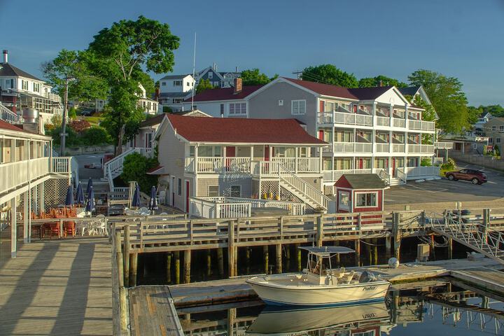 Hotel 5 of 142