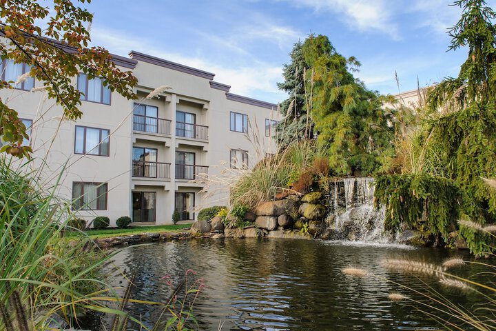 DoubleTree Suites by Hilton Hotel Mt. Laurel