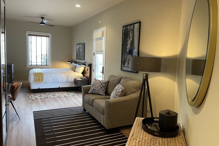 Room 34 of 68