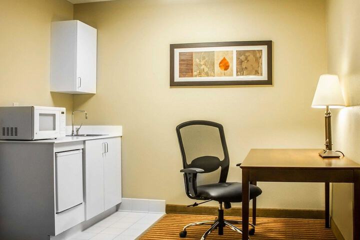 Comfort Inn & Suites Dayville - Killingly Industrial Park