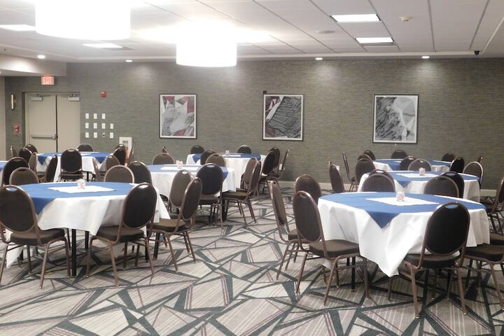 Holiday Inn Hotel & Suites Rochester - Marketplace by IHG