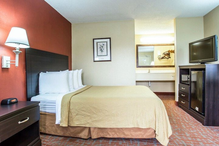 Quality Inn & Suites Monroe