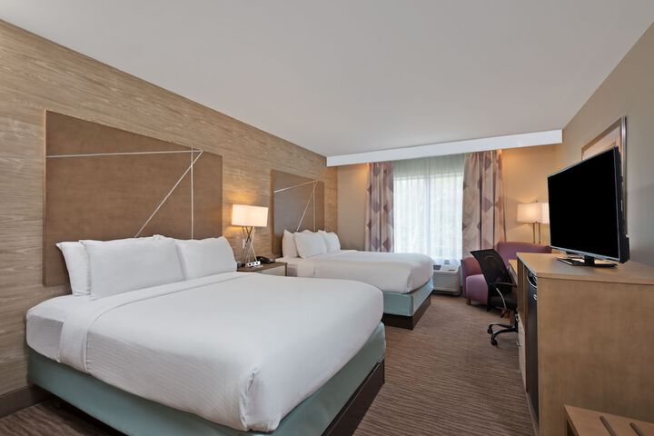 Holiday Inn Express & Suites New Cumberland by IHG