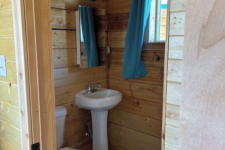Carlo Creek Cabins