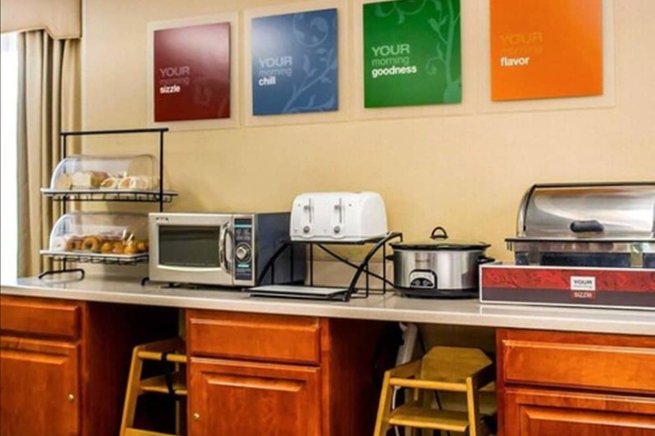 Breakfast/Coffee Service 48 of 63