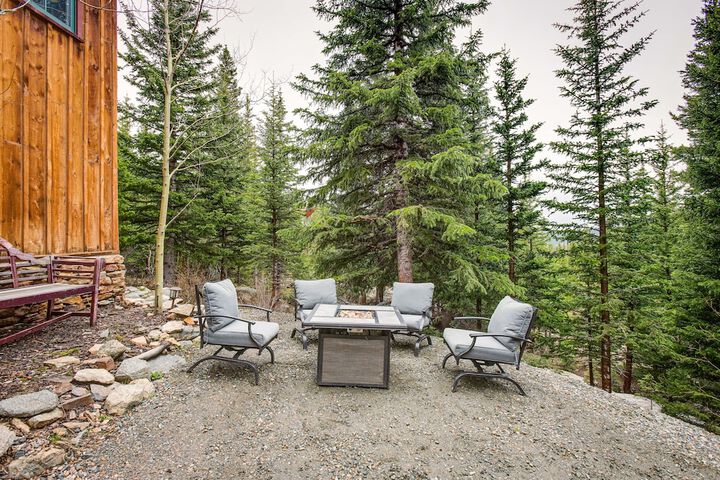 Idaho Springs Home w / Amazing Mountain Views!