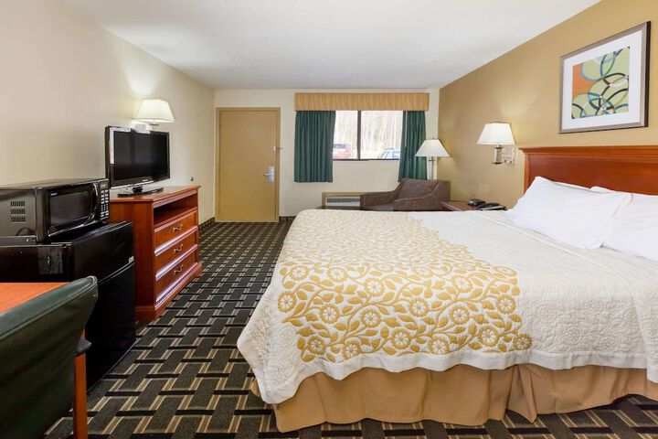 Room 8 of 14