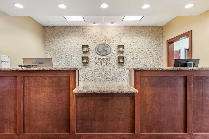 Comfort Suites Grand Rapids North