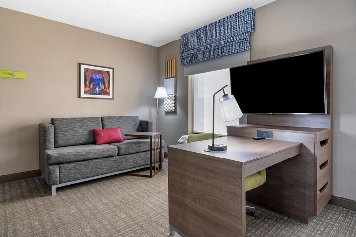 Room 21 of 43