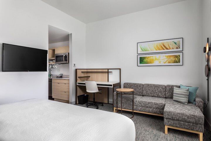 Room 22 of 40