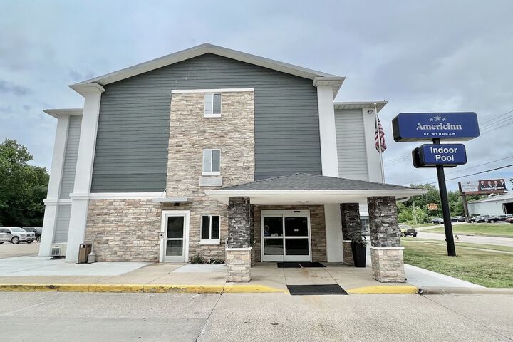 AmericInn by Wyndham Quincy